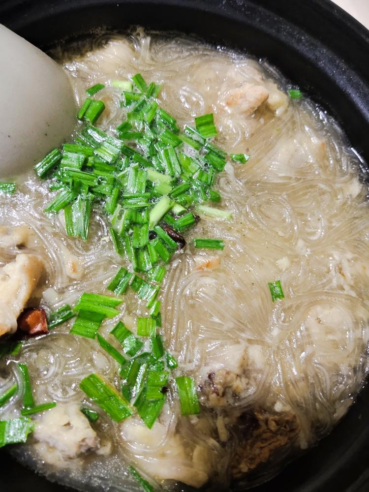 老家特色菜面煎鸡汤