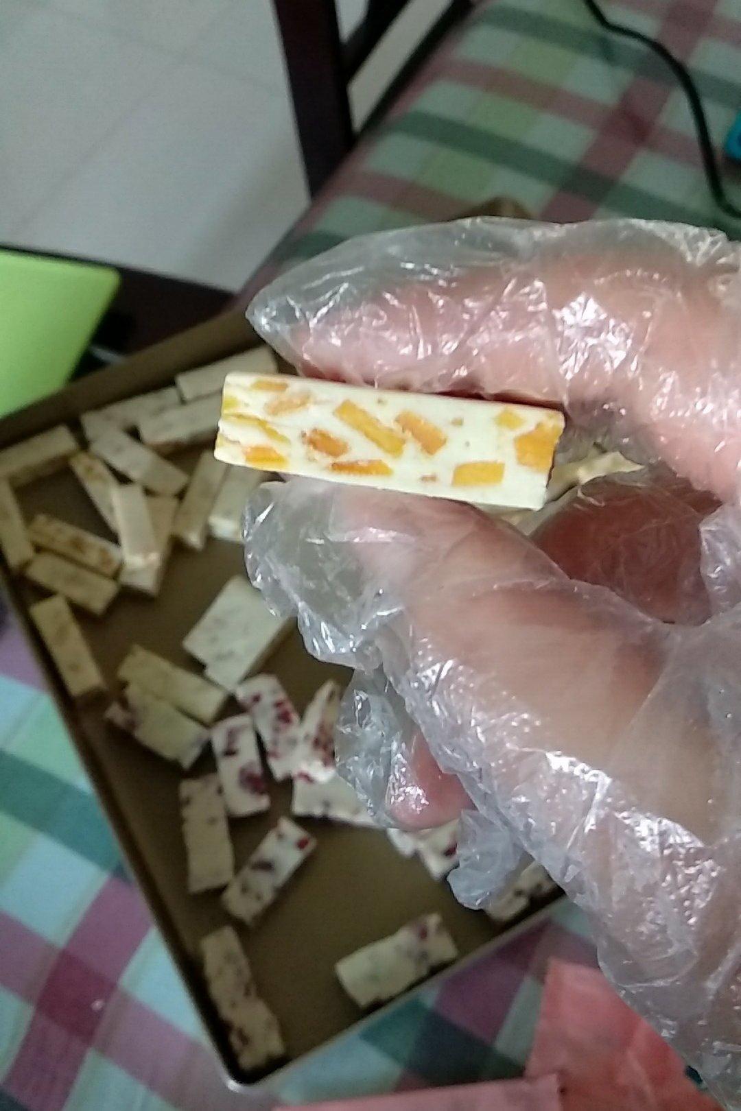 蔓越莓牛轧糖