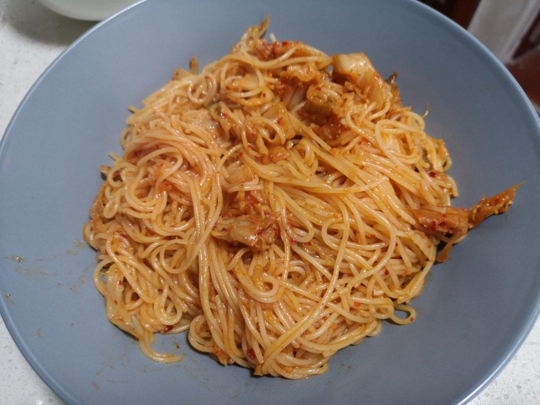 泡菜炒意面