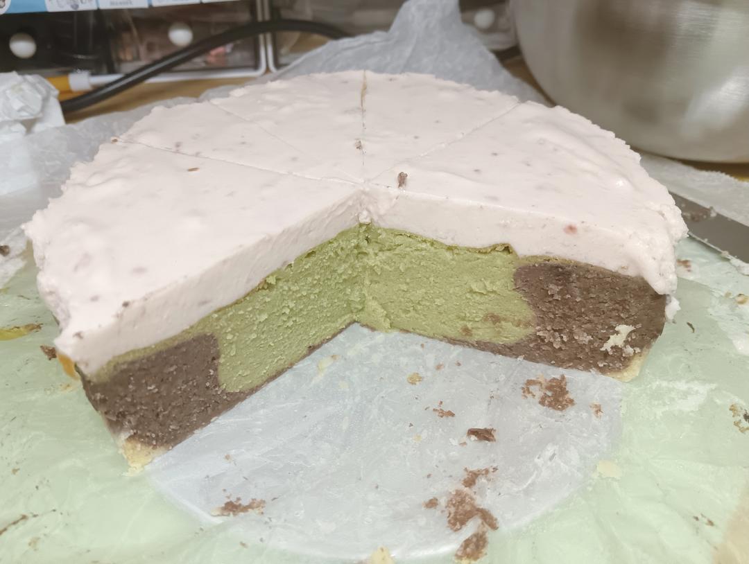 抹茶巧克力双拼巴斯克加草莓慕斯层