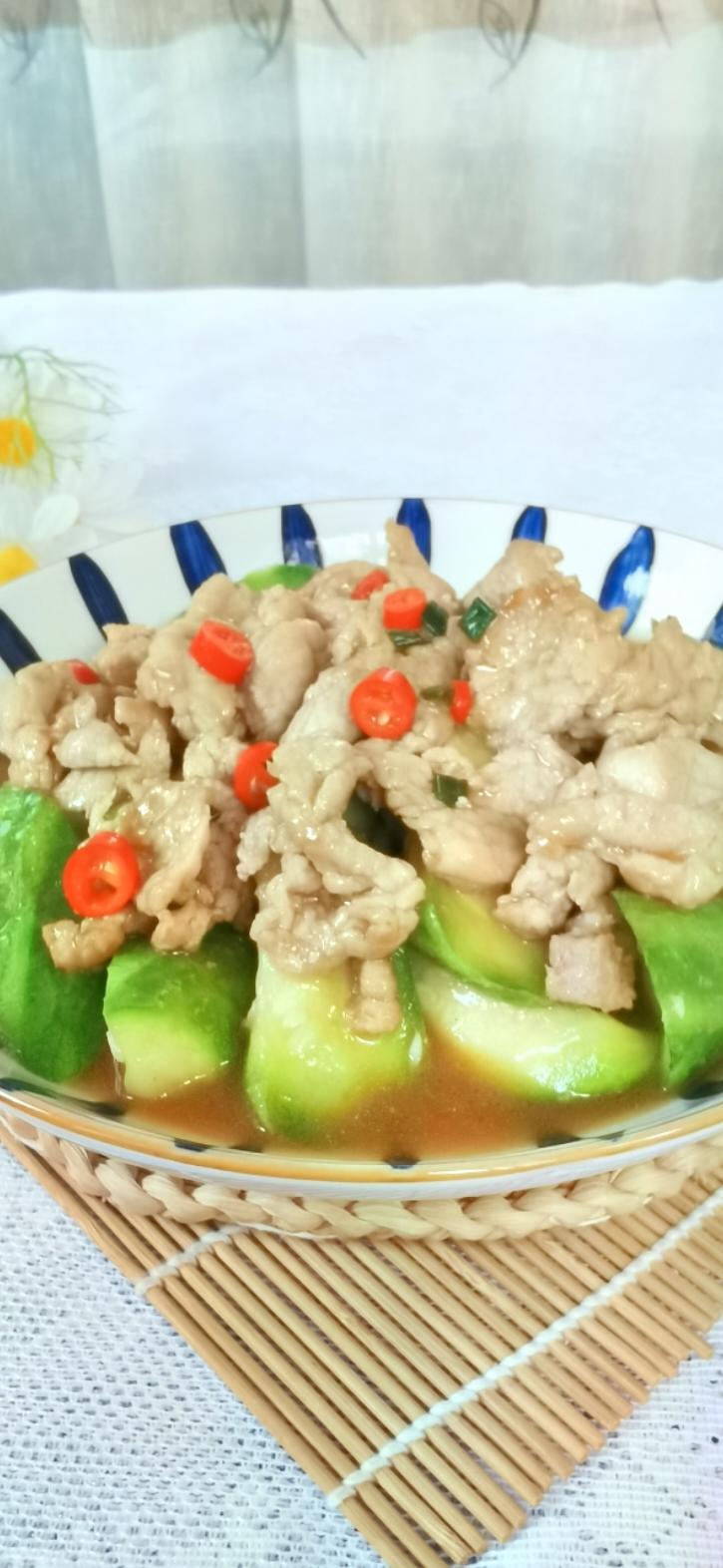丝瓜剁椒炒蛋｜不出水不发黑的丝瓜家常小炒
