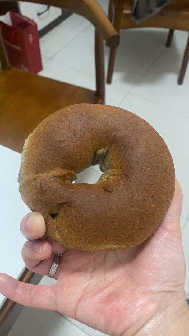双倍黑芝麻奶酥贝果🥯一起吃养生贝果吧