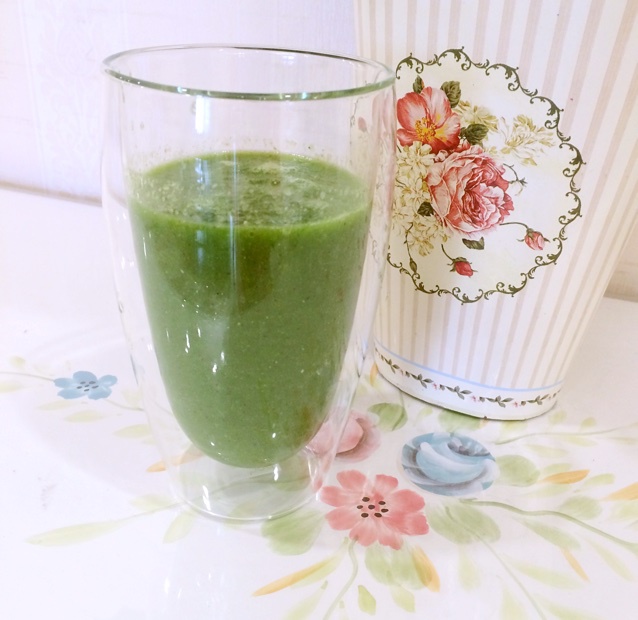 自制hey juice排毒果蔬汁。