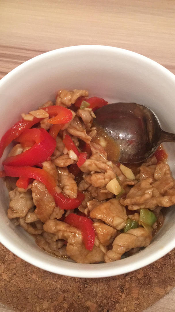 超好吃巨下饭的青椒肉丝～拌饭拌面真是绝了