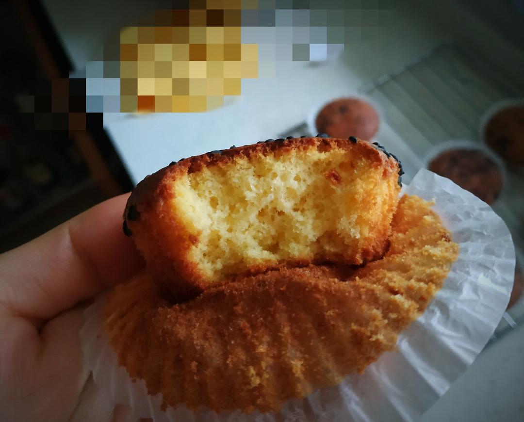 一口一个的香甜！超简单老式蜂蜜脆皮蛋糕