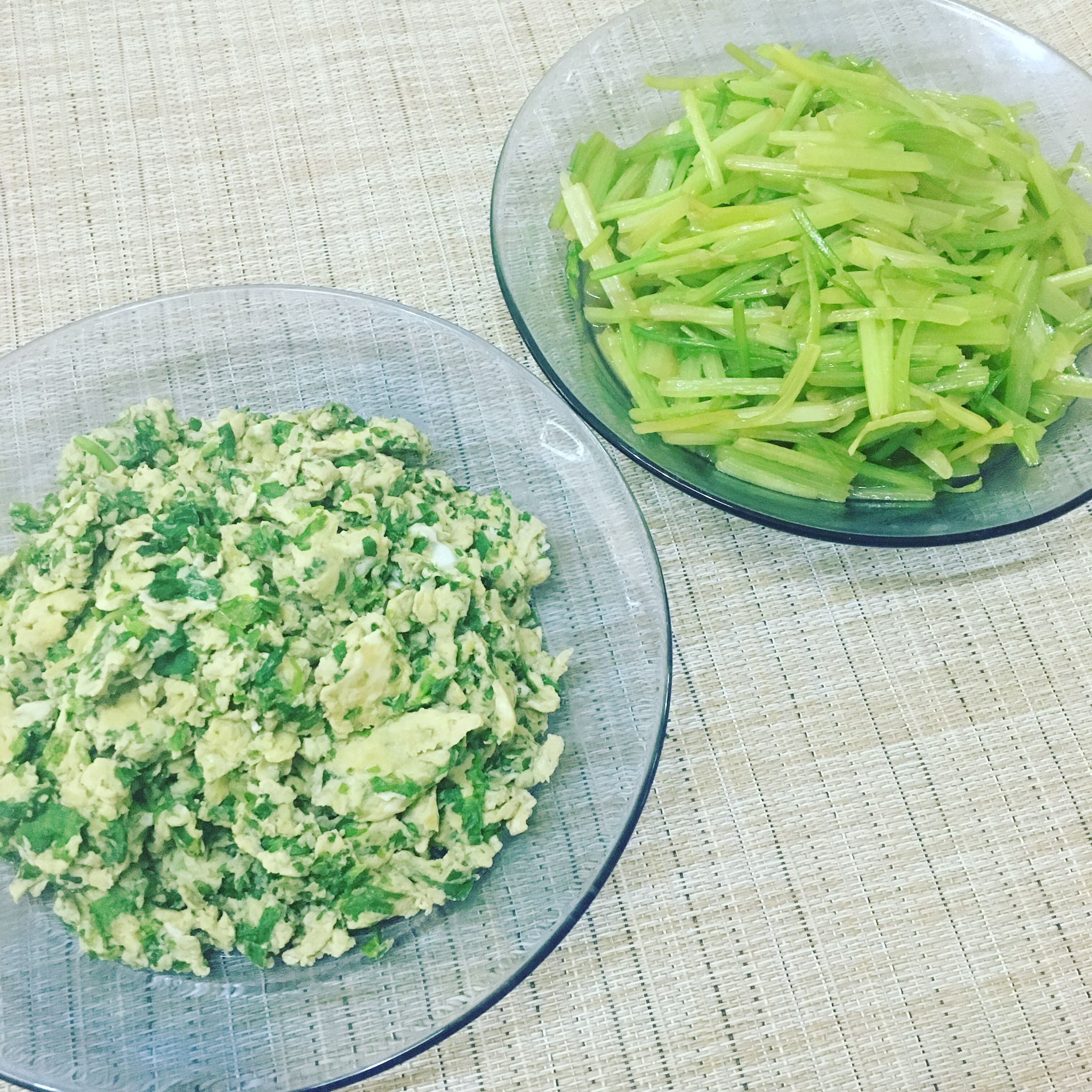 芹菜叶炒鸡蛋