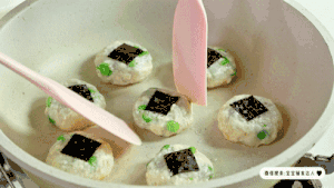 鲜虾豌豆豆腐饼【宝宝辅食】的做法 步骤8