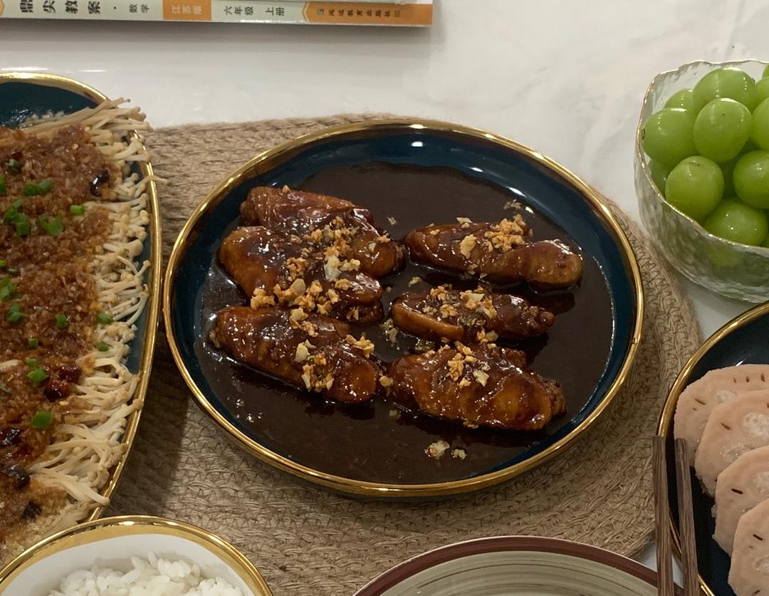 不要再可乐鸡翅了，求求你试试蒜香鸡翅吧，香味捅破天花板！