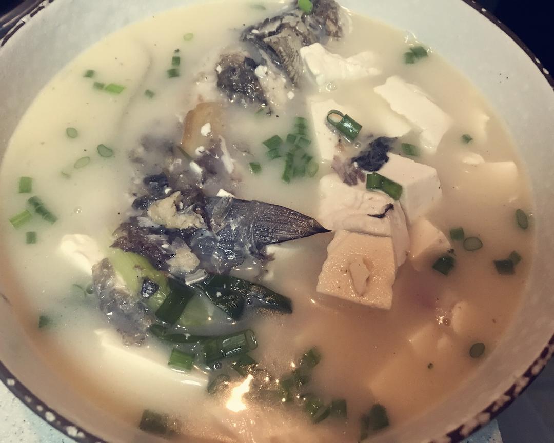 鲫鱼豆腐汤
