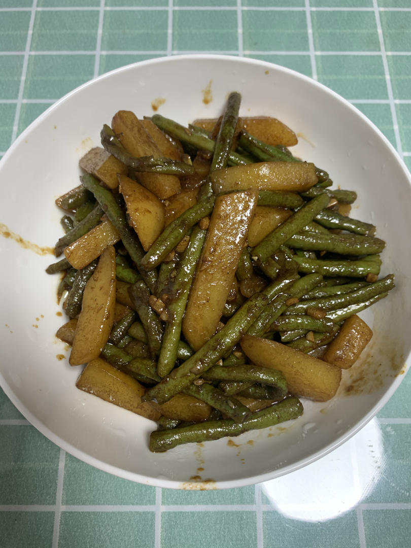 下饭神器❤️ 必须多备几碗米哦！！土豆烧豆角