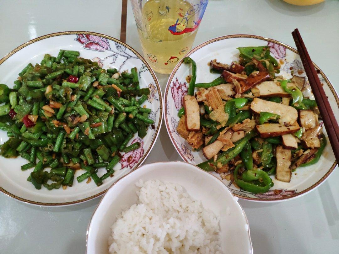 青椒肉丝炒香干