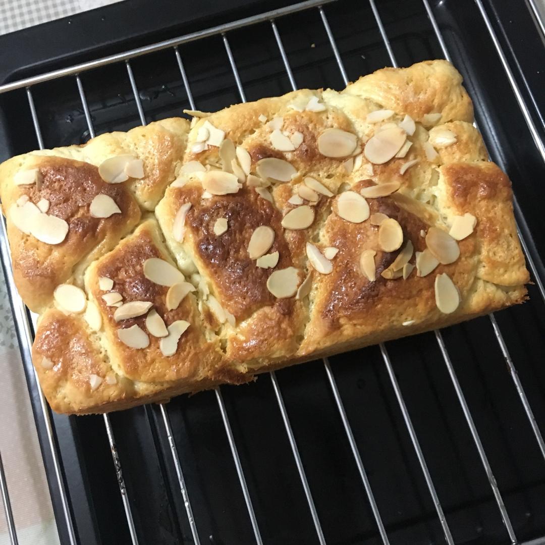 日式香浓炼乳面包