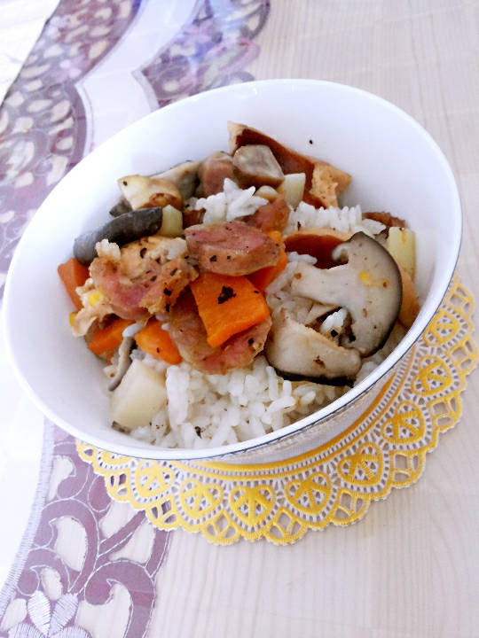 腊味土豆饭