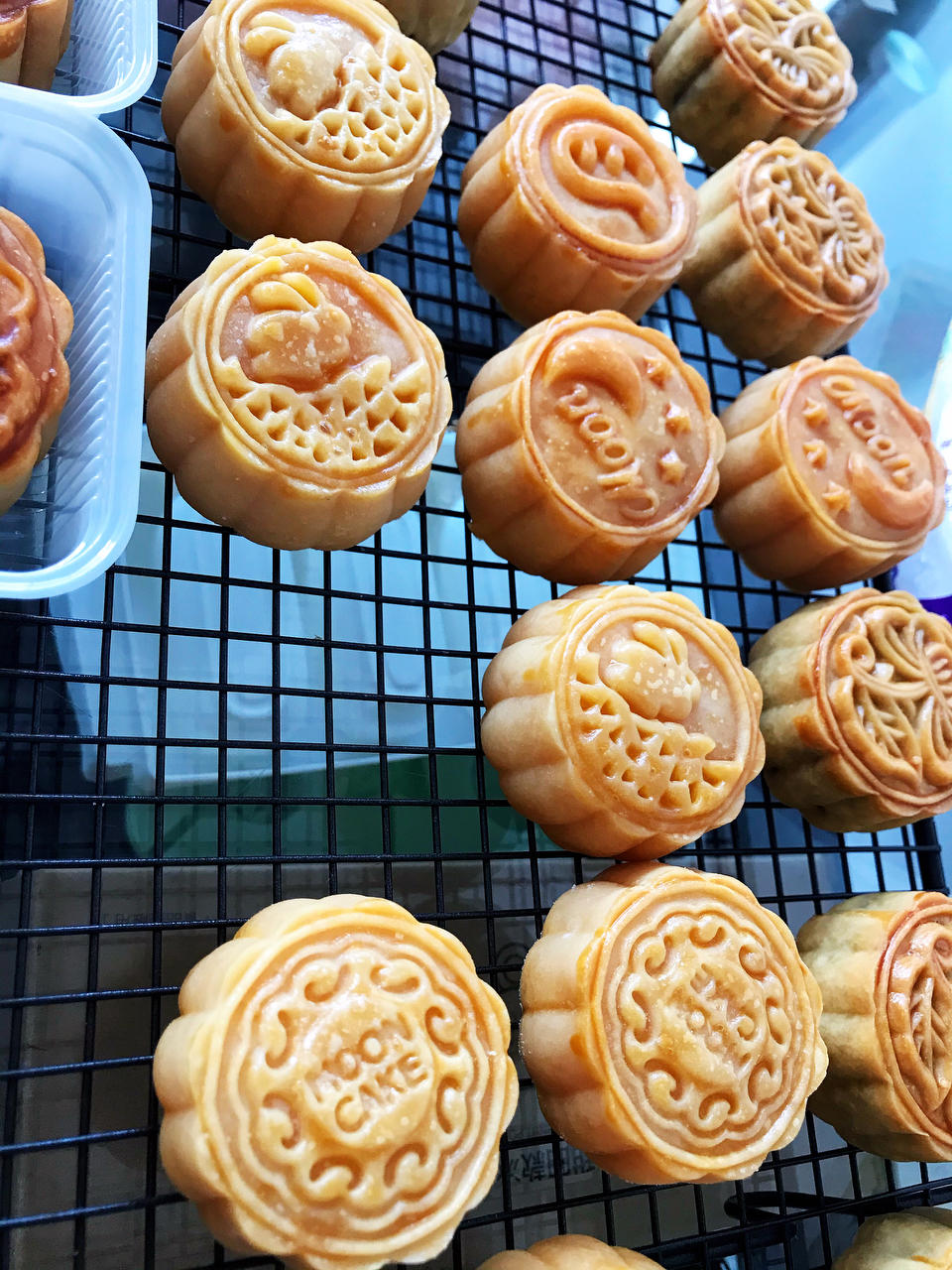 广式月饼—蛋黄莲蓉月饼