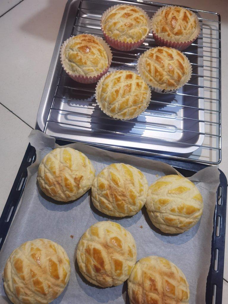 好吃到炸裂的港式菠萝包（附带制作酥皮的小视频）