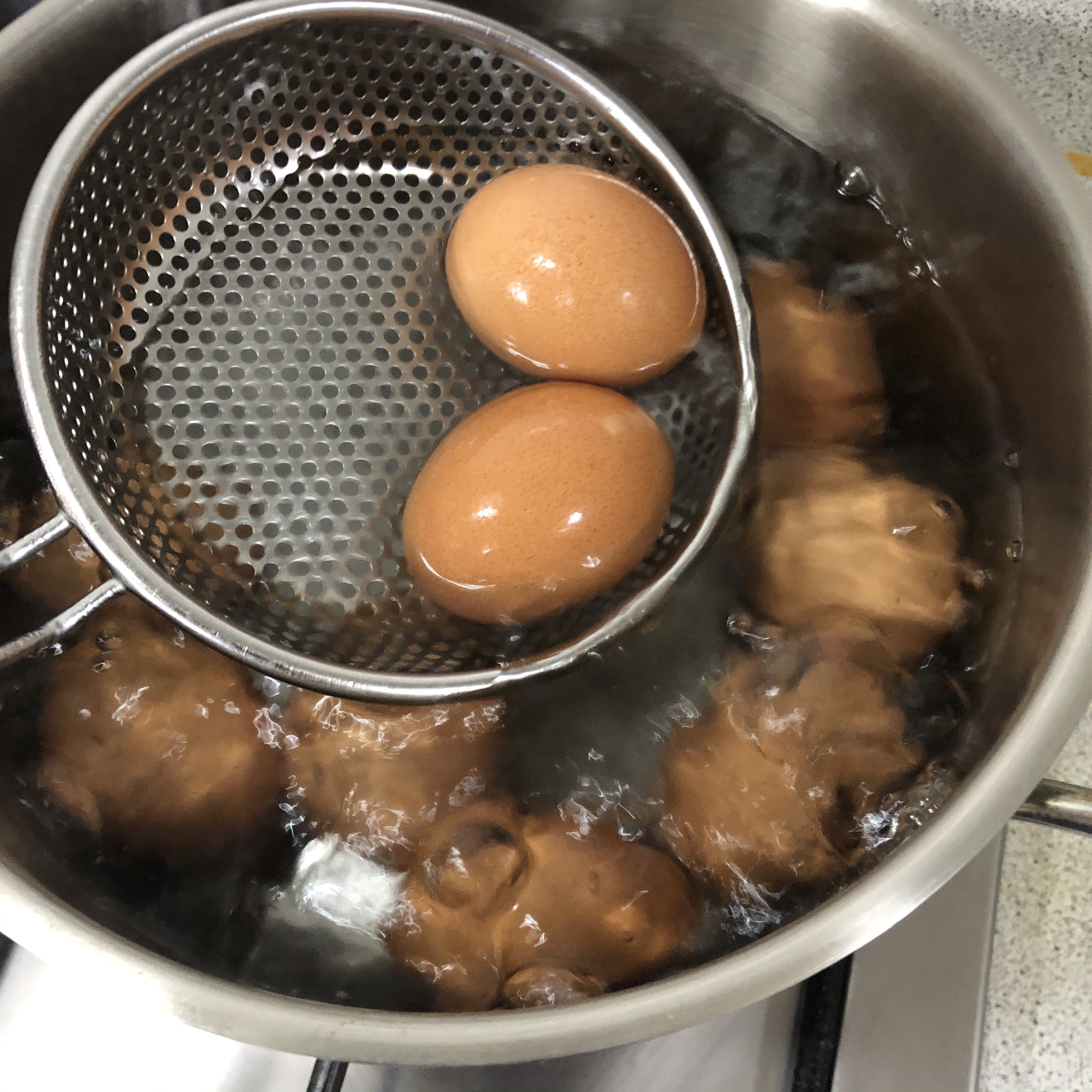 卤溏心蛋的做法 步骤2