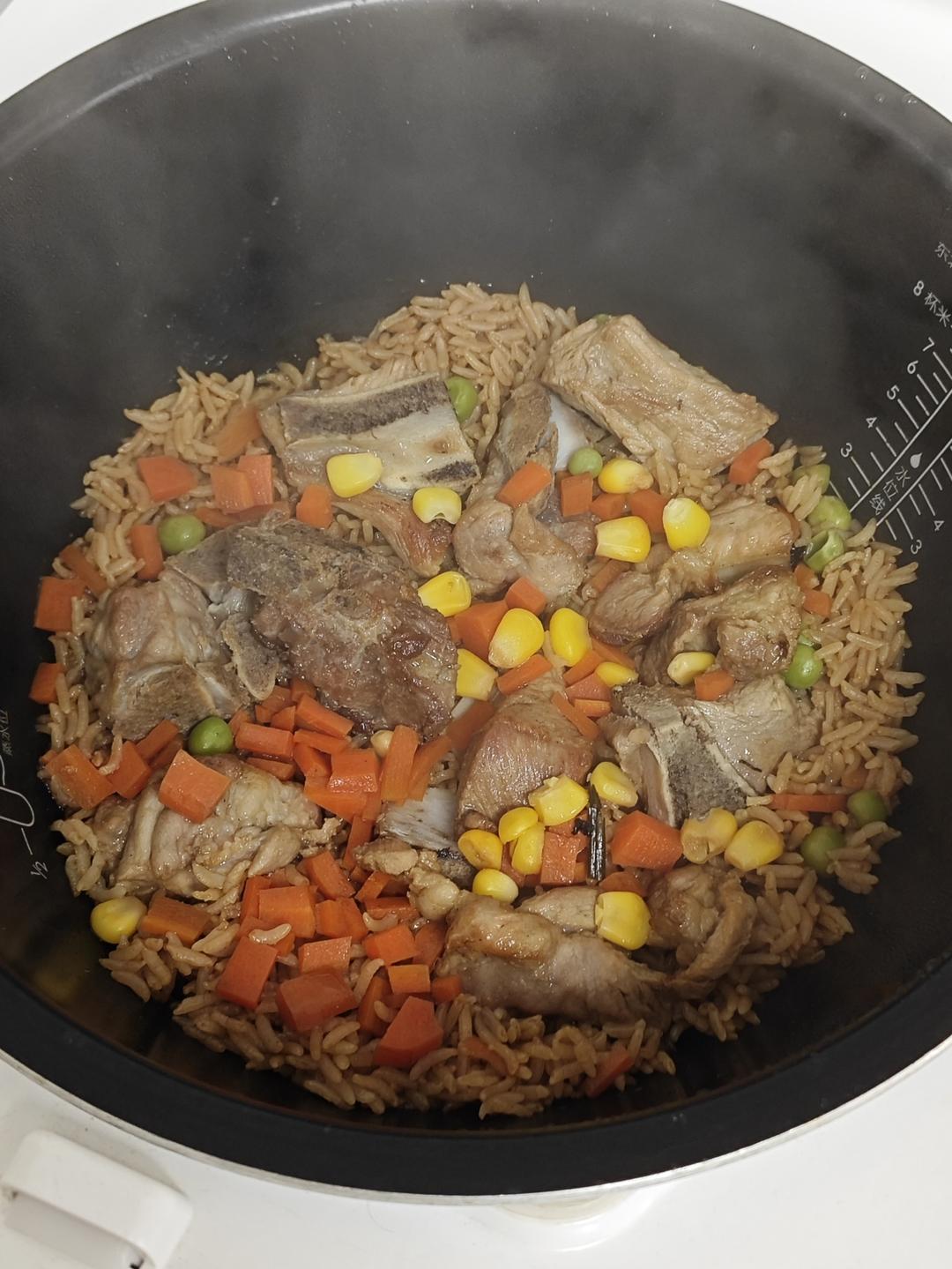 【排骨焖饭】