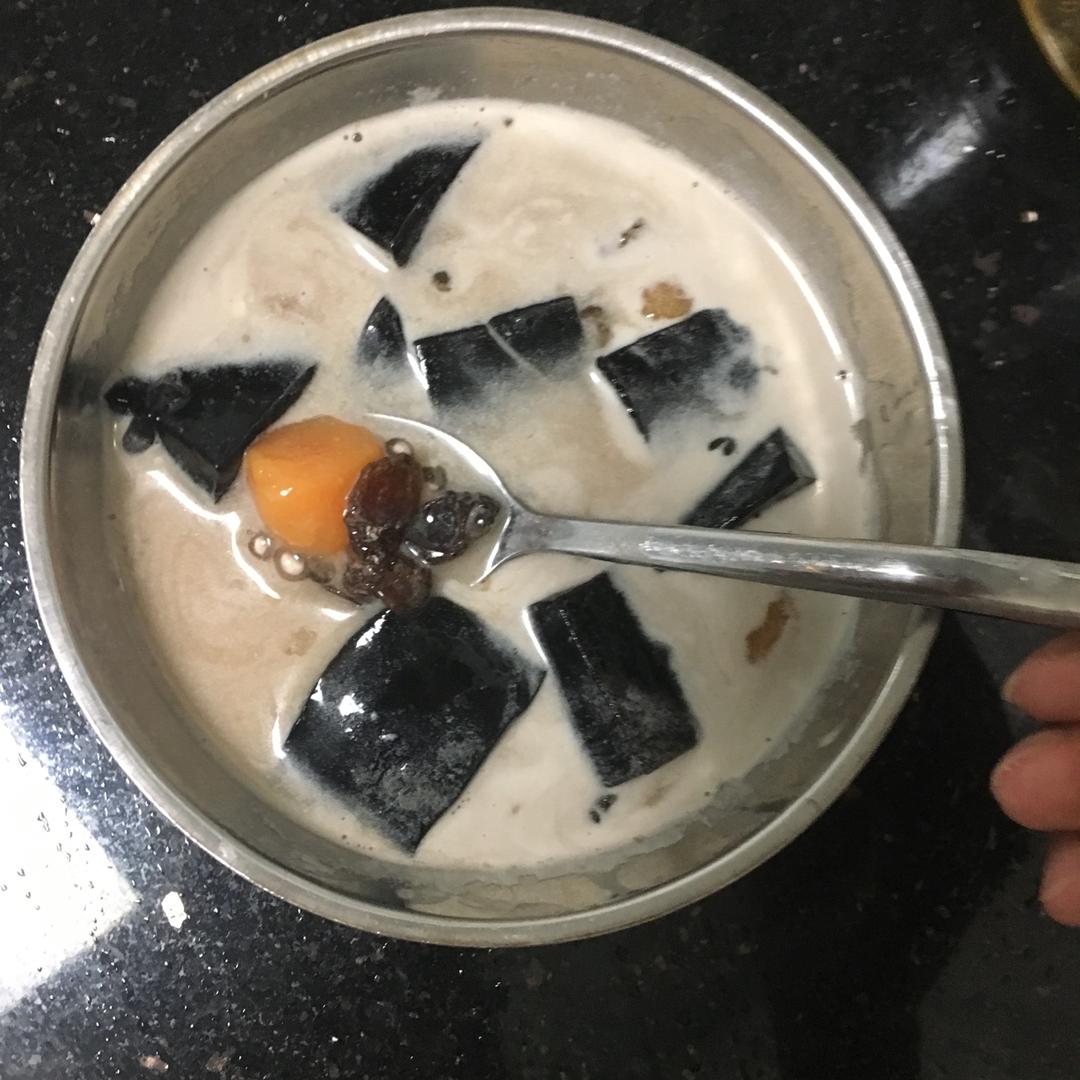 椰汁西米芋圆