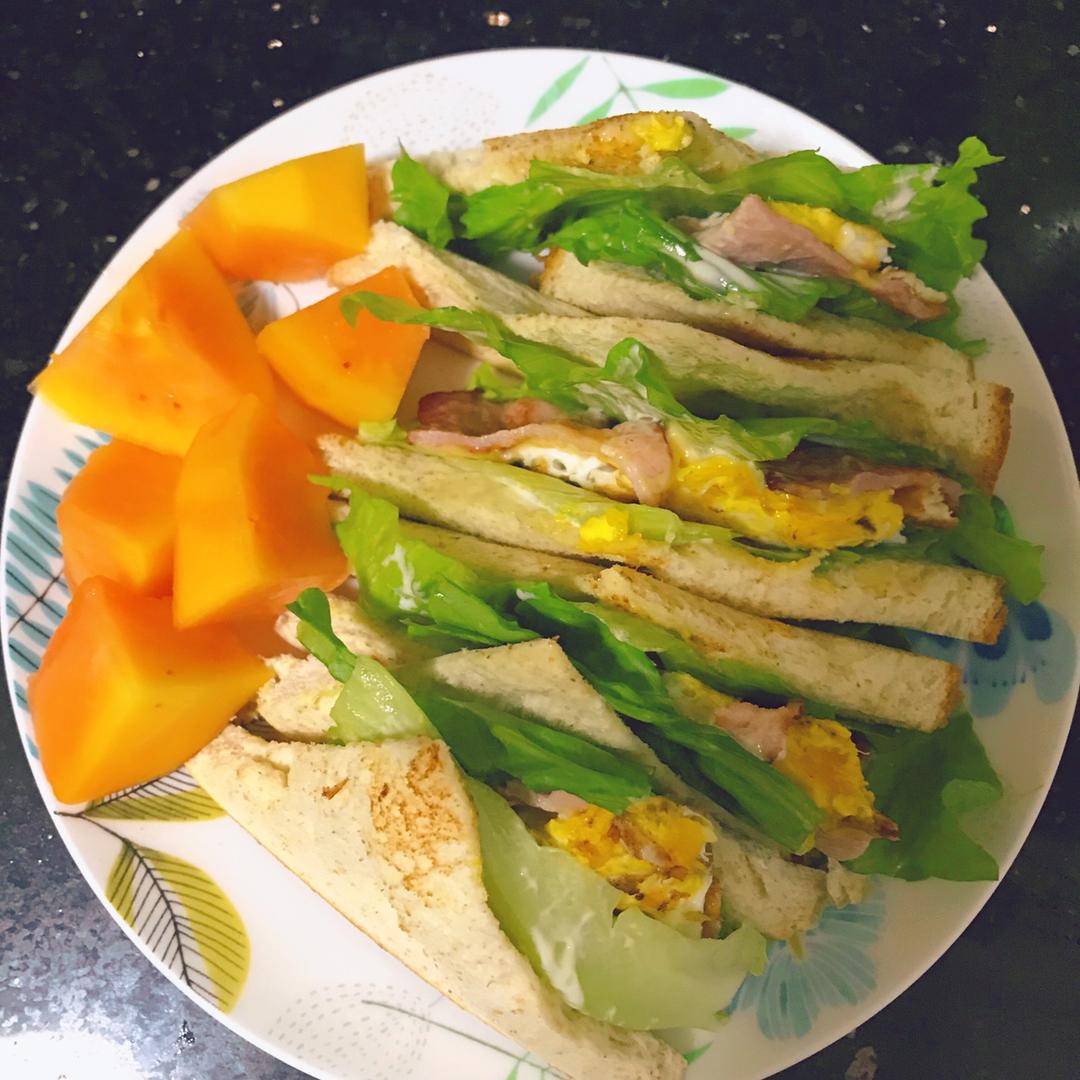 早餐培根鸡蛋三明治（十分钟）