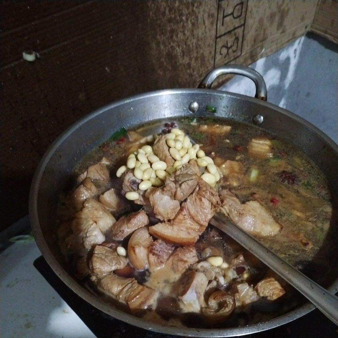 流口水的黄豆炖猪蹄