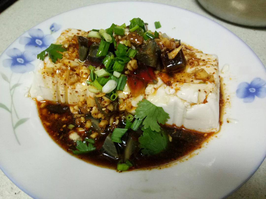凉拌皮蛋豆腐