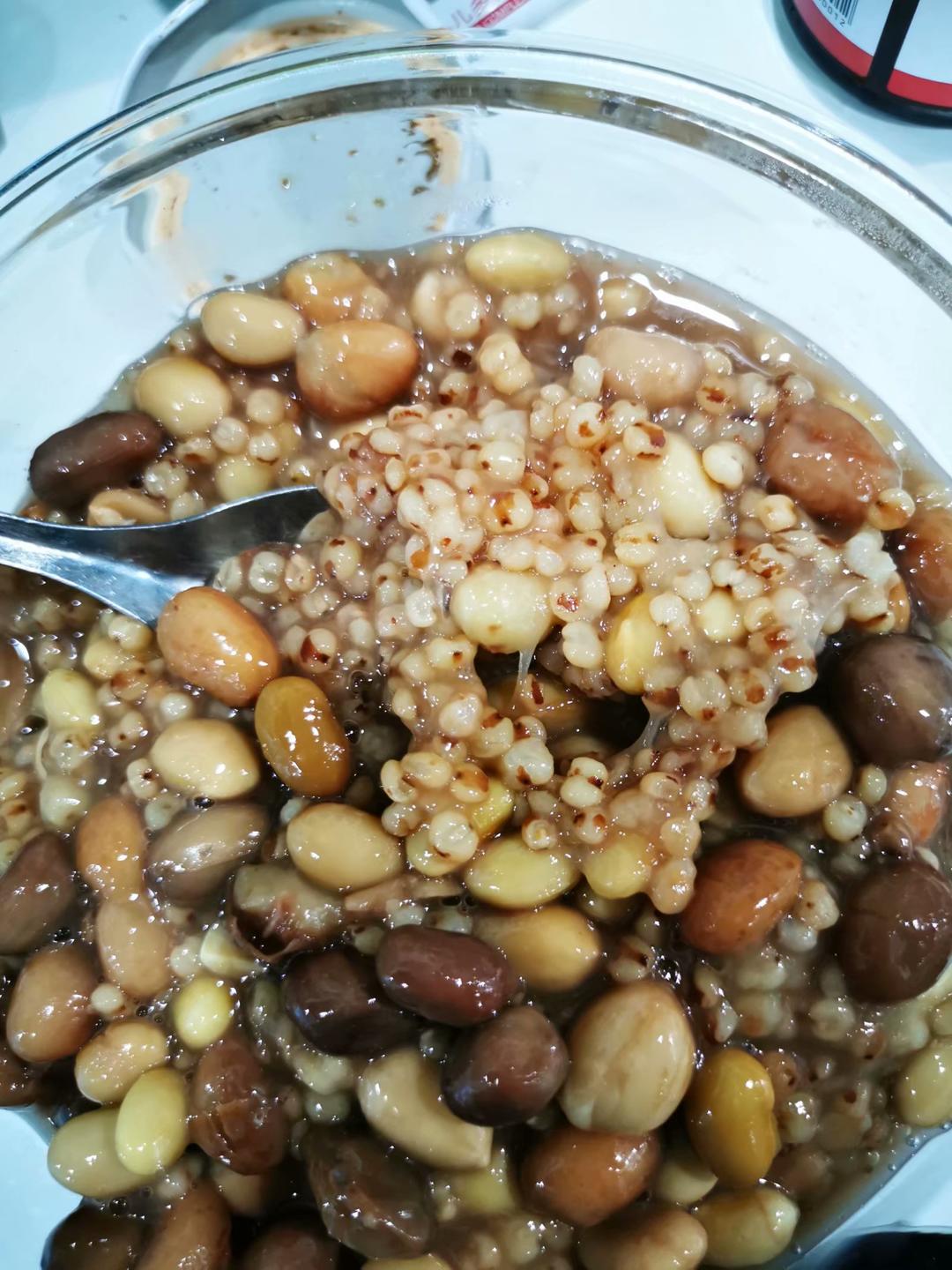 【粘高粱米杂豆粥的做法步骤图,怎么做好吃】小熊饼干健康_下厨房