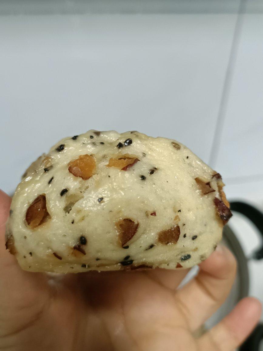 山药红枣黑芝麻馒头