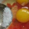 超美味西红柿鸡蛋饼的做法 步骤3