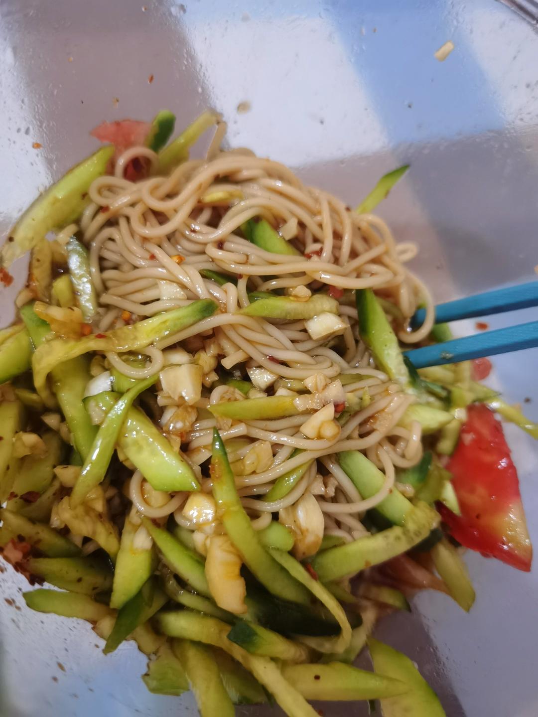 酸辣爽口的凉拌面！保证吃一次就上瘾