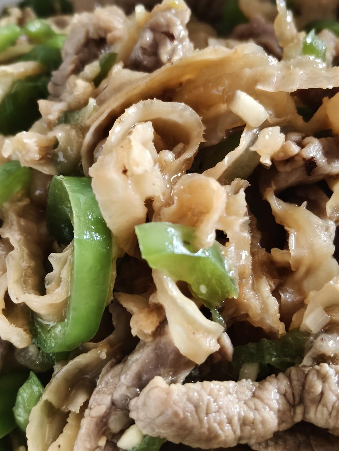 元贝边青椒炒肉