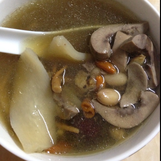 水色偶然做的核桃黑豆炖猪腰