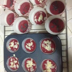 Best Red Velvet Cupcakes(相对低脂版)的做法 步骤5