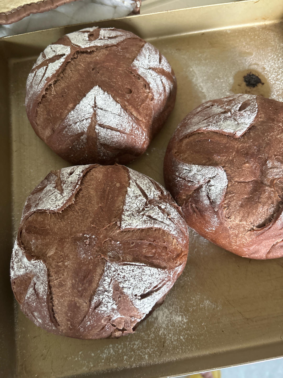 如盛开花朵般的巧克力夹心软欧