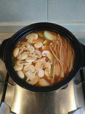 韩式泡菜豆腐海鲜汤的做法 步骤5