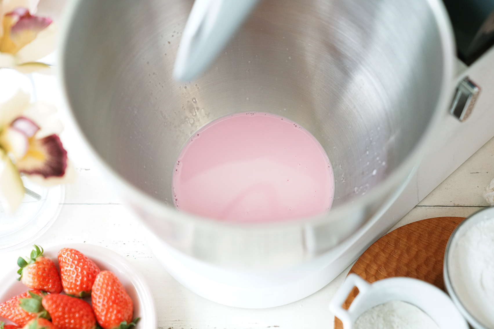 凯伍德厨师机食谱-草莓白玉卷的做法 步骤16
