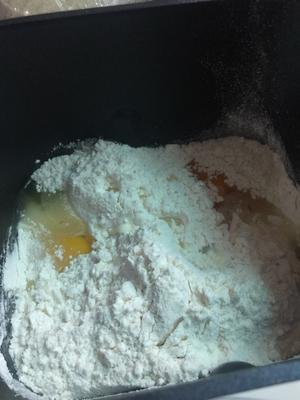 无黄油手撕北海道 面包机揉面 消灭淡奶油的做法 步骤1