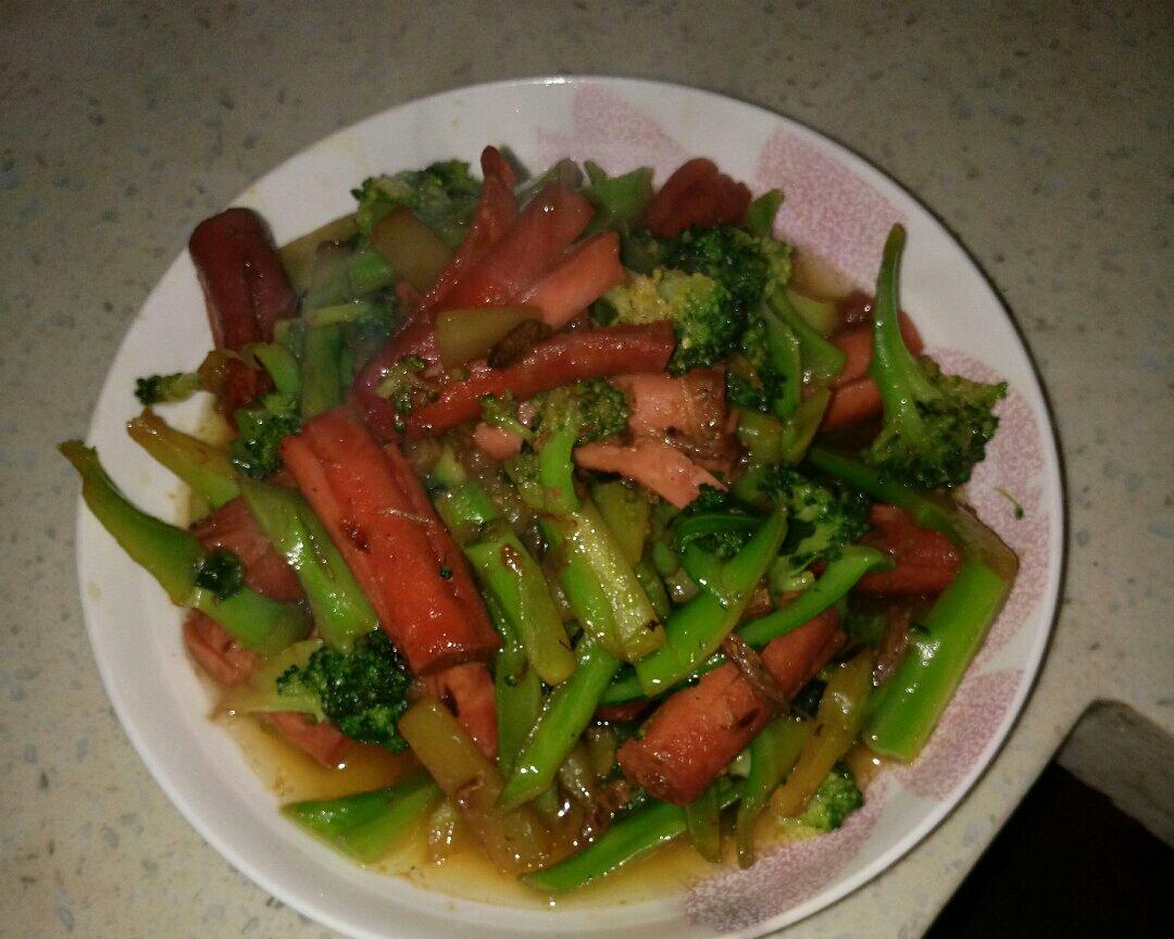 快手炒火腿肠西兰花