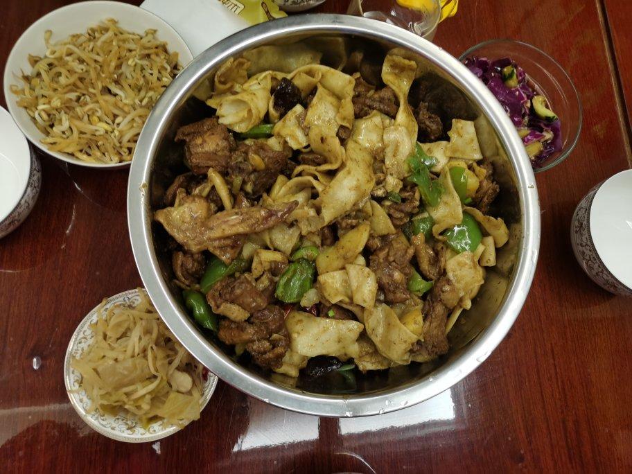 新疆沙湾大盘鸡