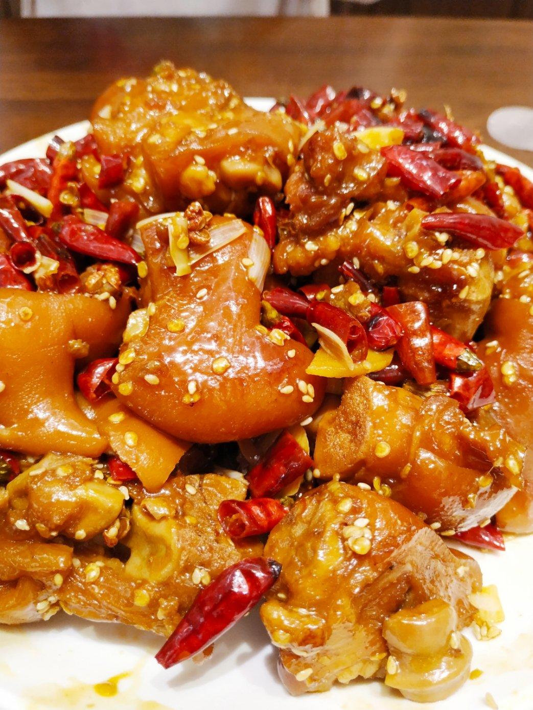 凌轩阁郭掌厨做的私房香辣猪蹄