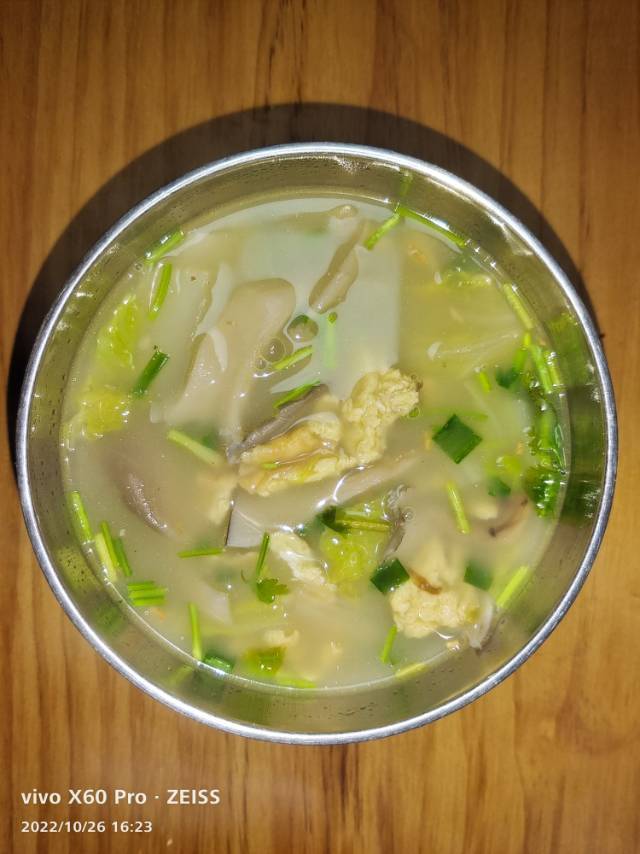 鸡蛋平菇汤