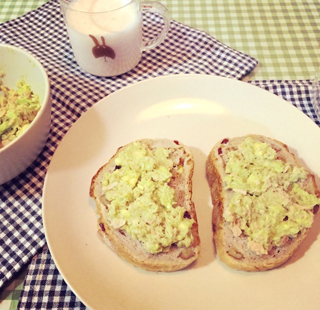 金枪鱼牛油果酱