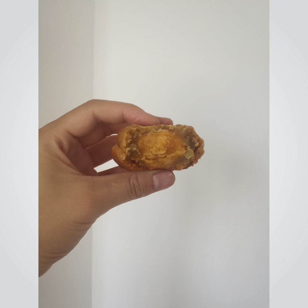 广式月饼——蛋黄莲蓉月饼