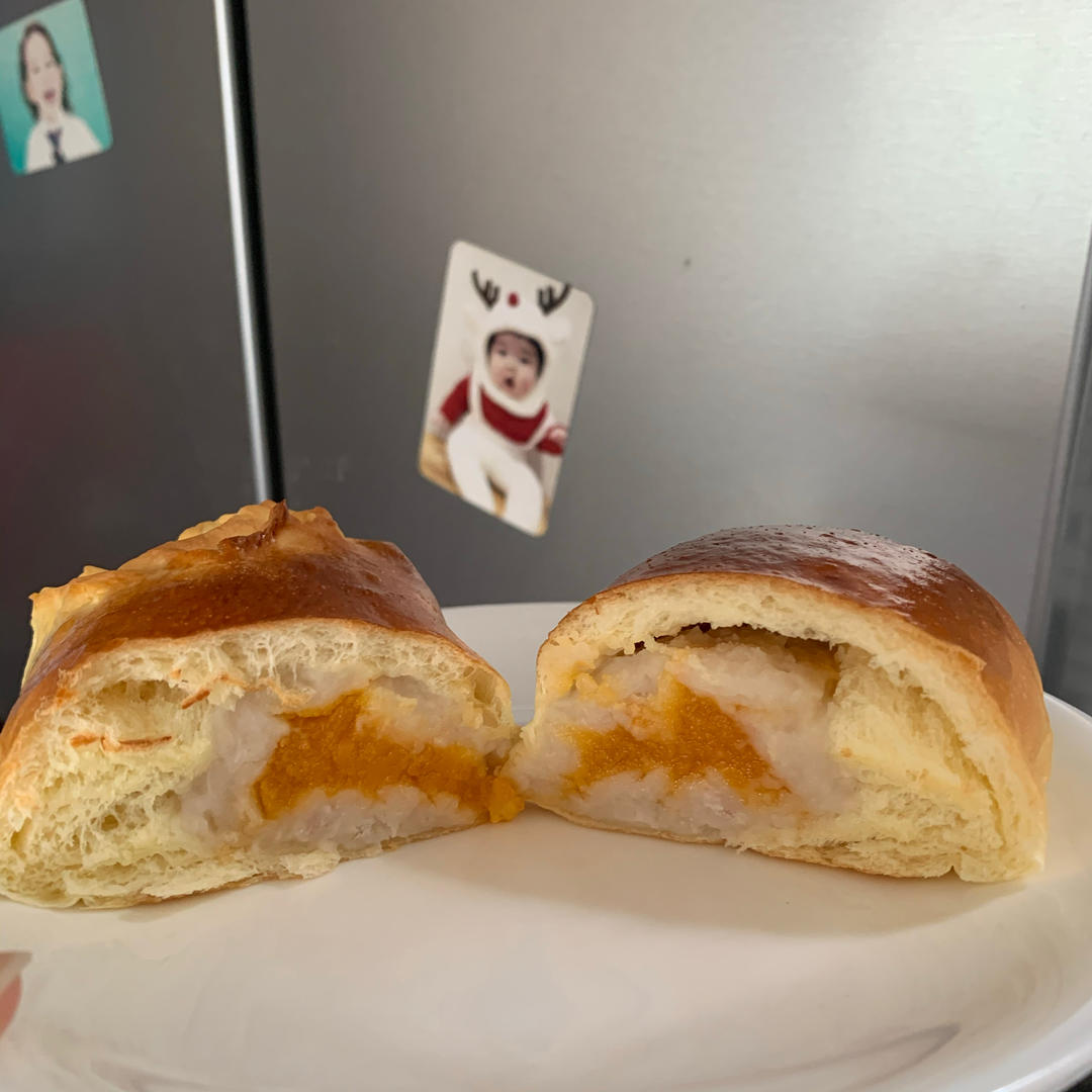 芋泥咸蛋黄软欧包