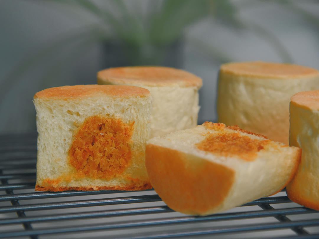 日式大鼓面包（海盐蛋黄肉松馅）