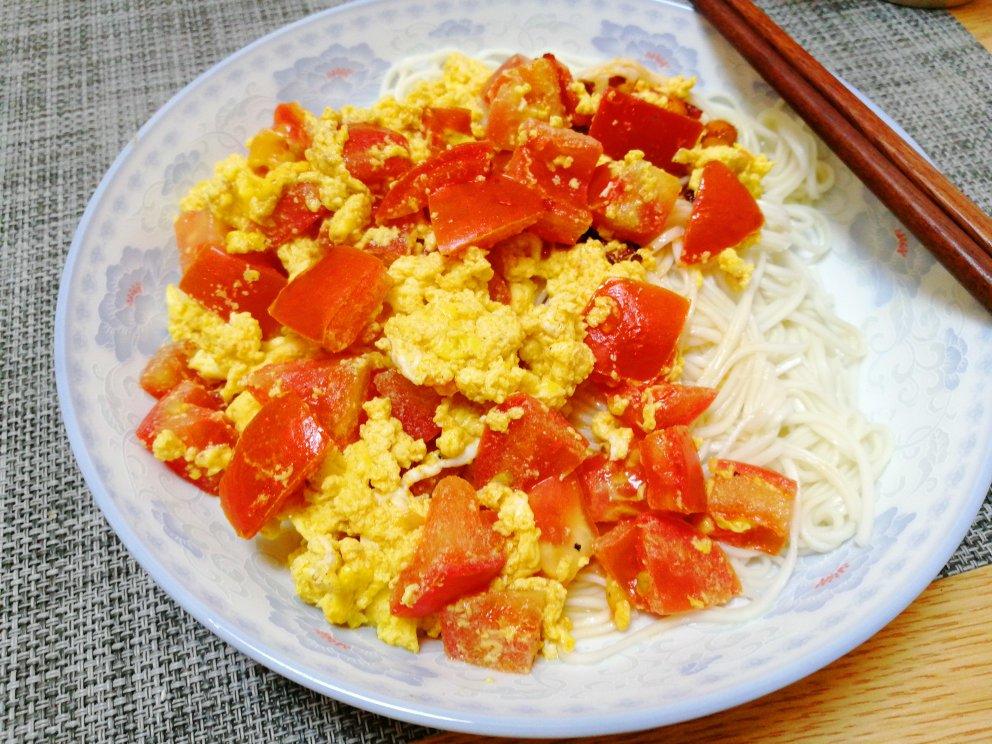 最家常的普通汤面——西红柿鸡蛋龙须面