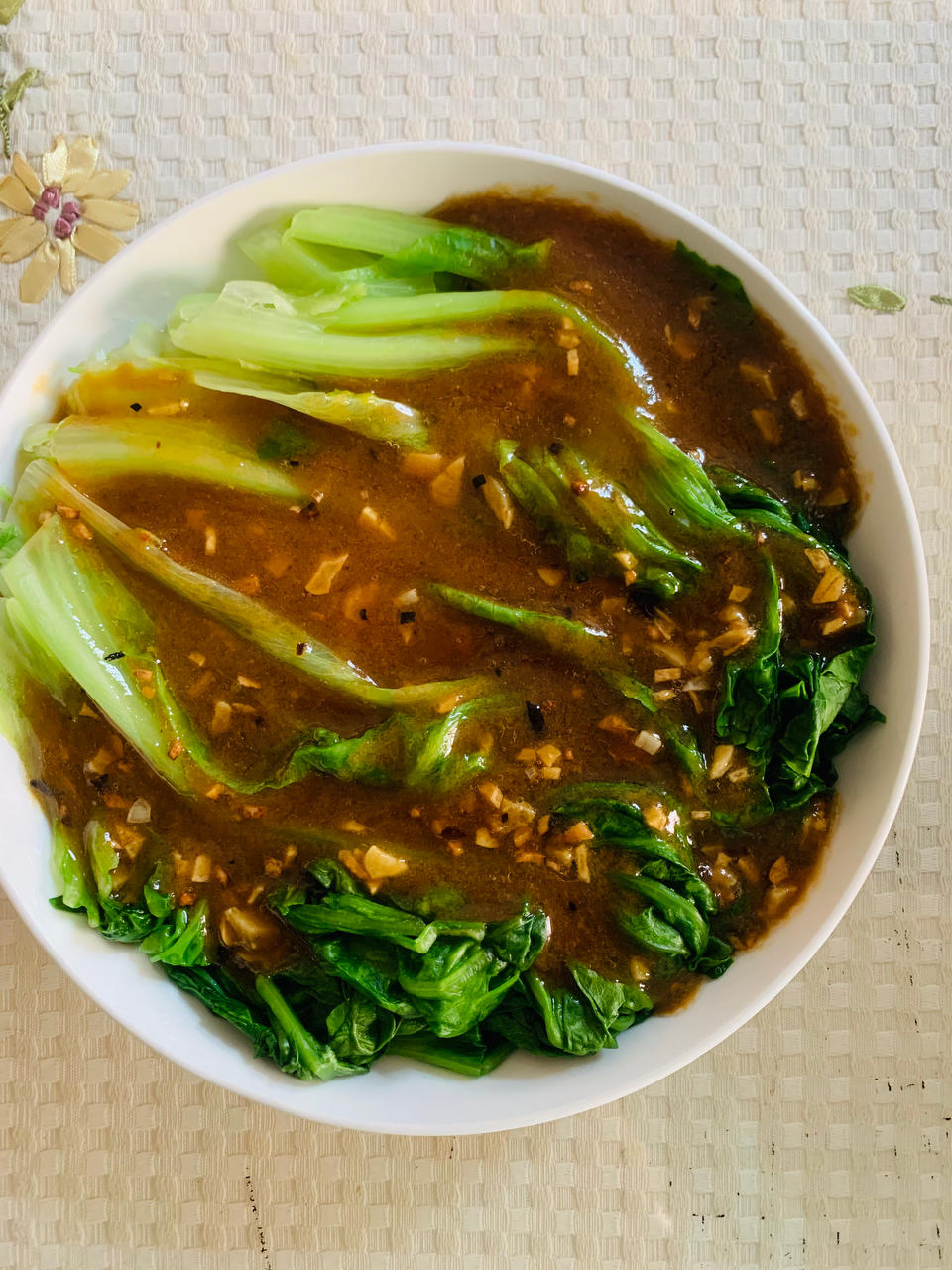 蒜蓉蚝油生菜，清脆爽口，色香味俱全