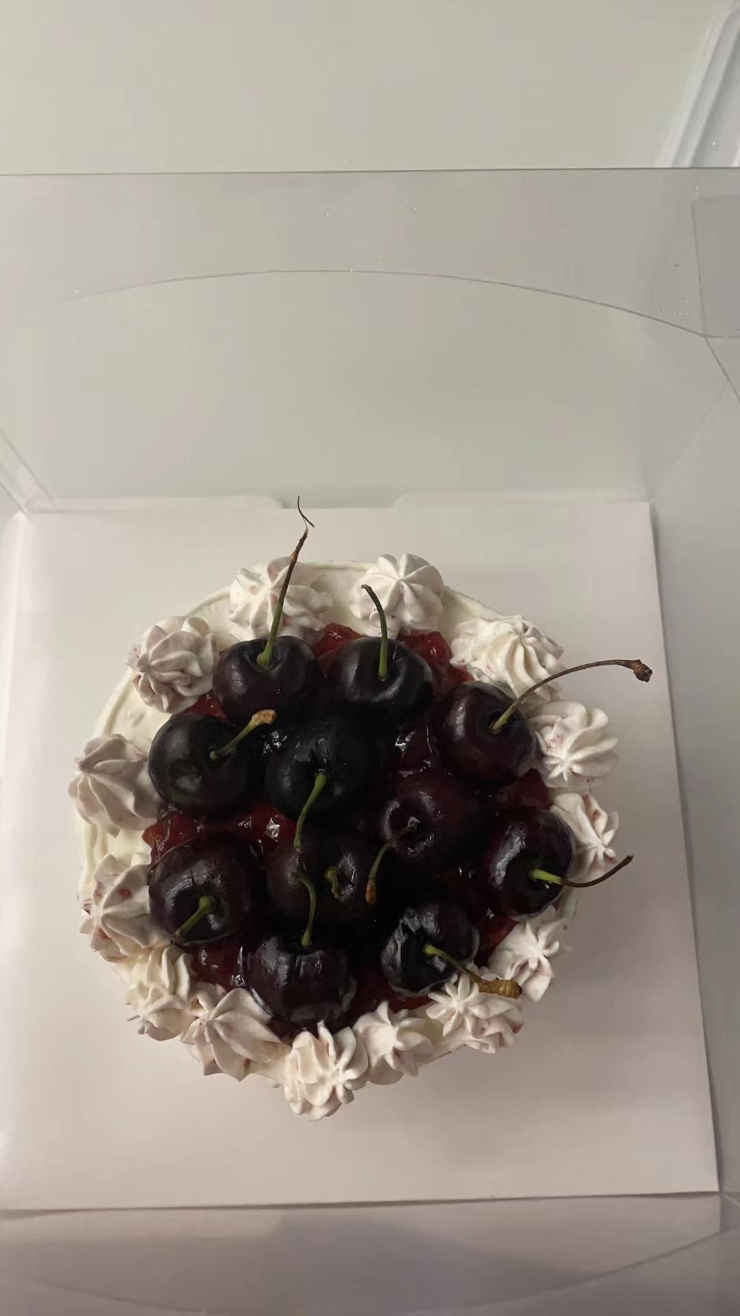 樱桃奶油蛋糕
