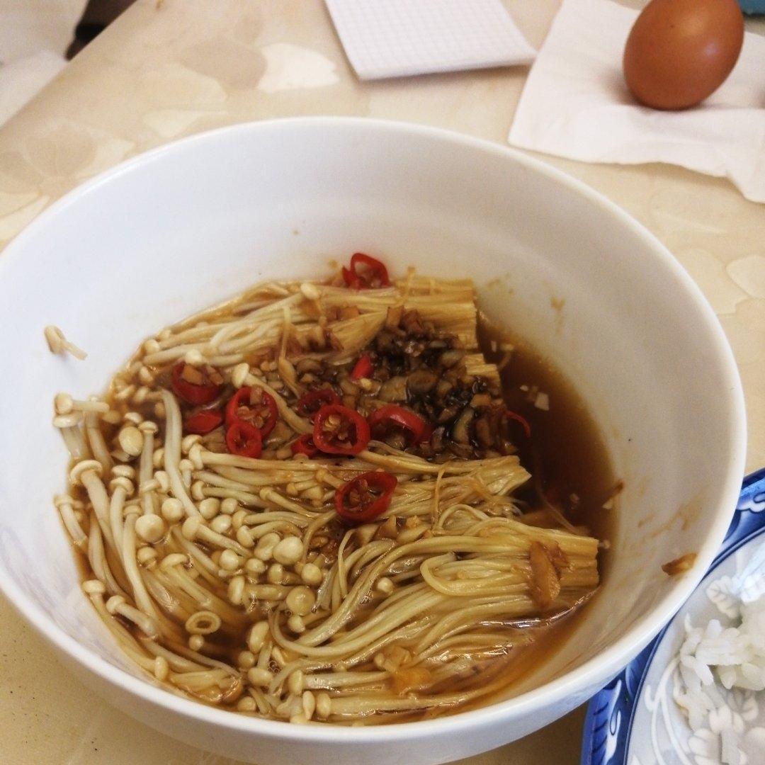 超级下饭的蒜蓉金针菇！好吃到爆