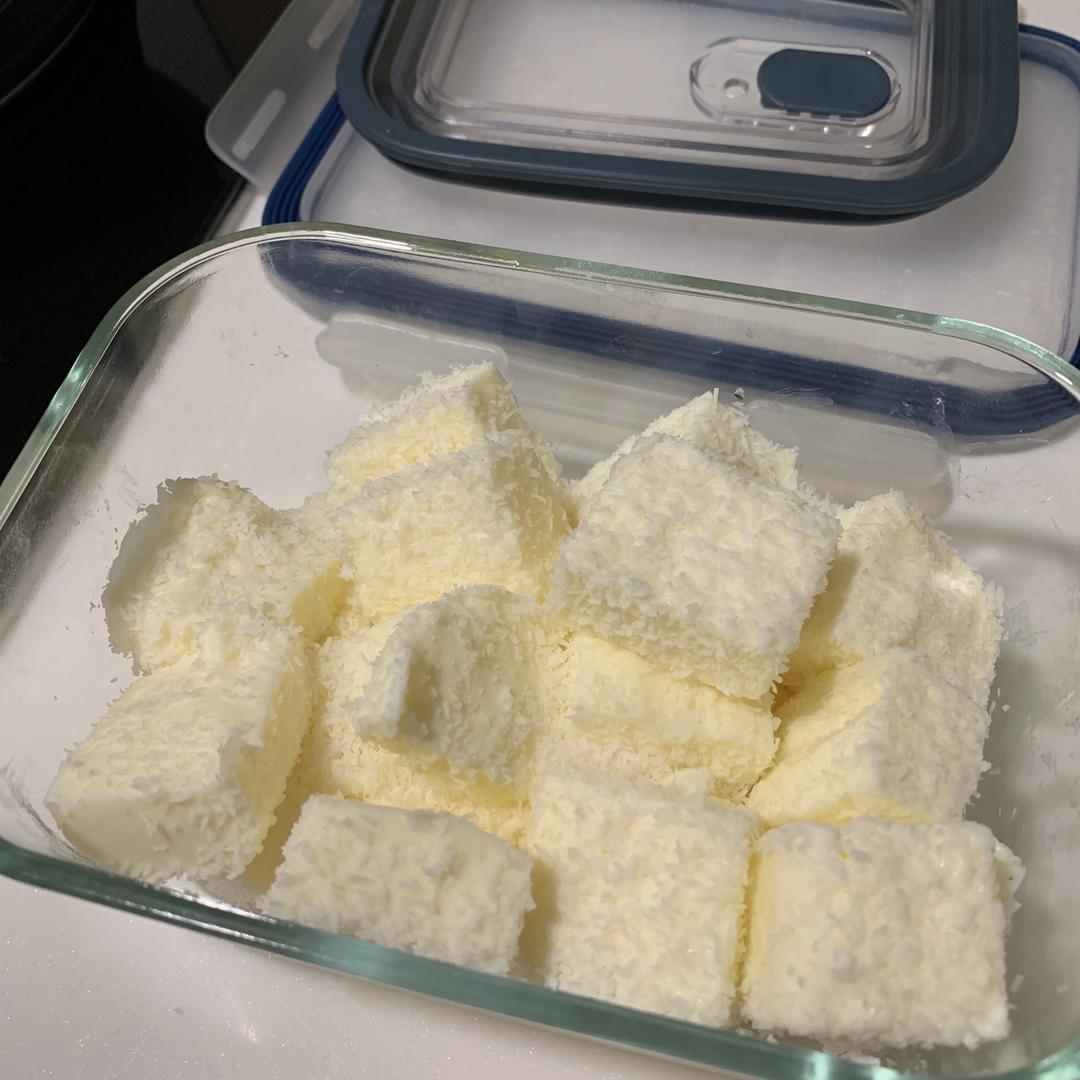 完胜85度C牛奶椰丝小方