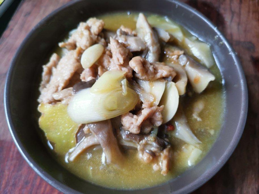 平菇/海鲜菇炒肉